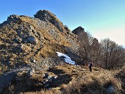 55 In decisa salita anche tra roccioni sullo Zuc di Pralongone (1503 m)